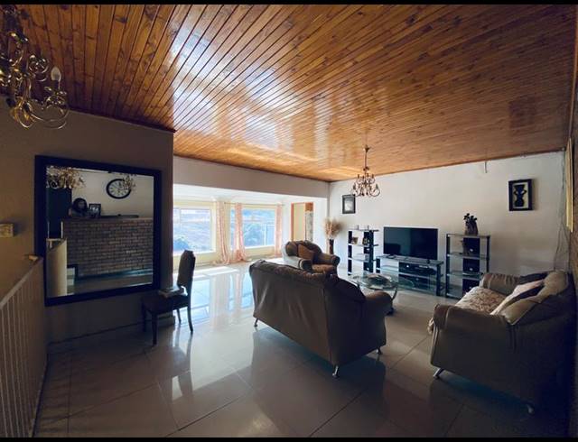 5 BEDROOM HOUSE FOR SALE IN BASSONIA